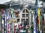 Skis, Ski Lodge, Aspen, Colorado, USA