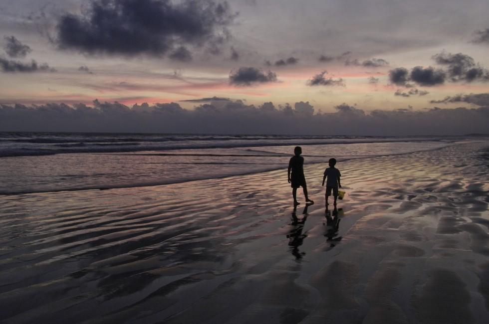 Beach Scene at Twilight. Chiriqui, Panama ( 