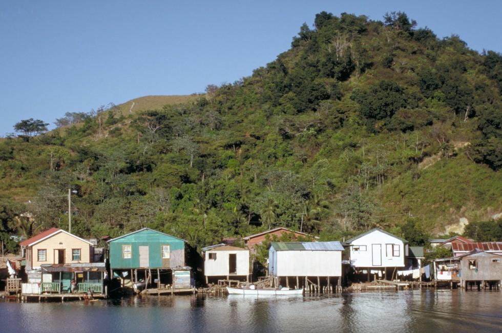 Houses built out over the water, Oak Ridge, Roatan, Caribbean Sea 